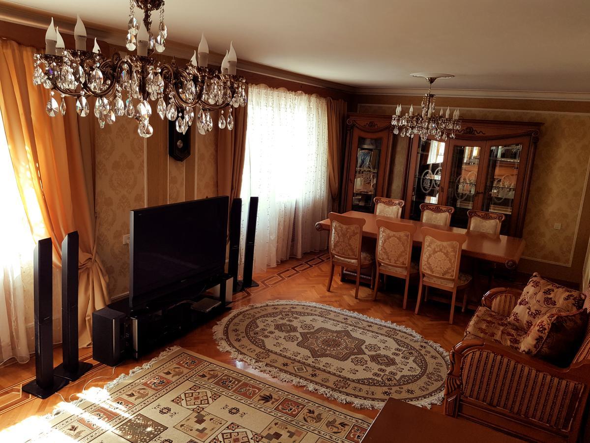 Gold Wall Apartment Баку Екстер'єр фото